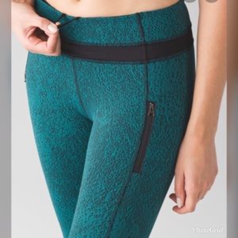 Lululemon Inspire Tight Green Spray Leggings - Picture 2 of 7